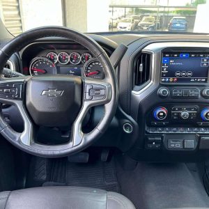 Chevrolet Silverado LT Trail full